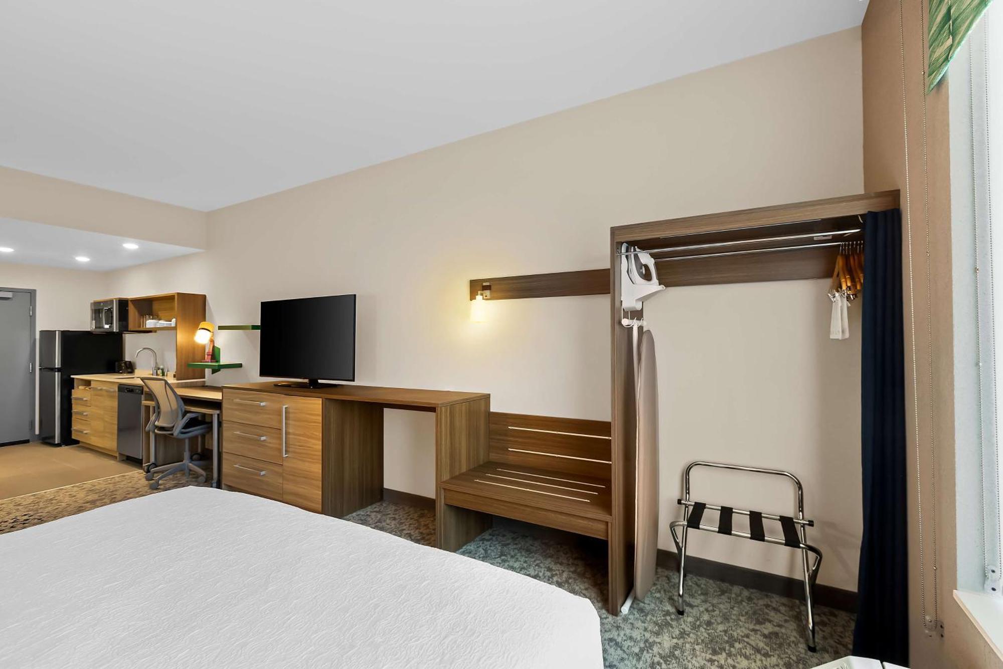 Home2 Suites By Hilton Hendersonville Exterior foto